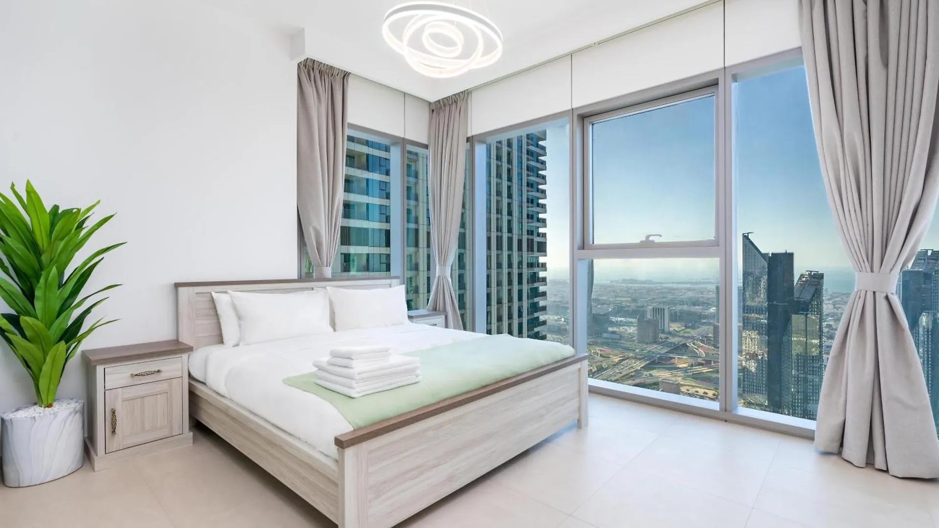 Burj Khalifa & Dubai Dancing Fountain View, 54Th Floor & Dubai Mall Access Apartment