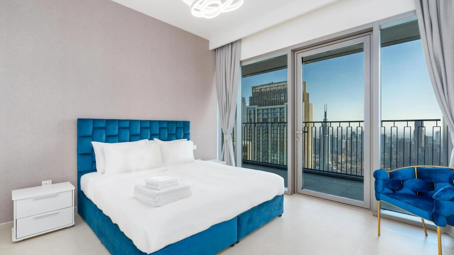 Burj Khalifa & Dubai Dancing Fountain View, 54Th Floor & Dubai Mall Access Apartment