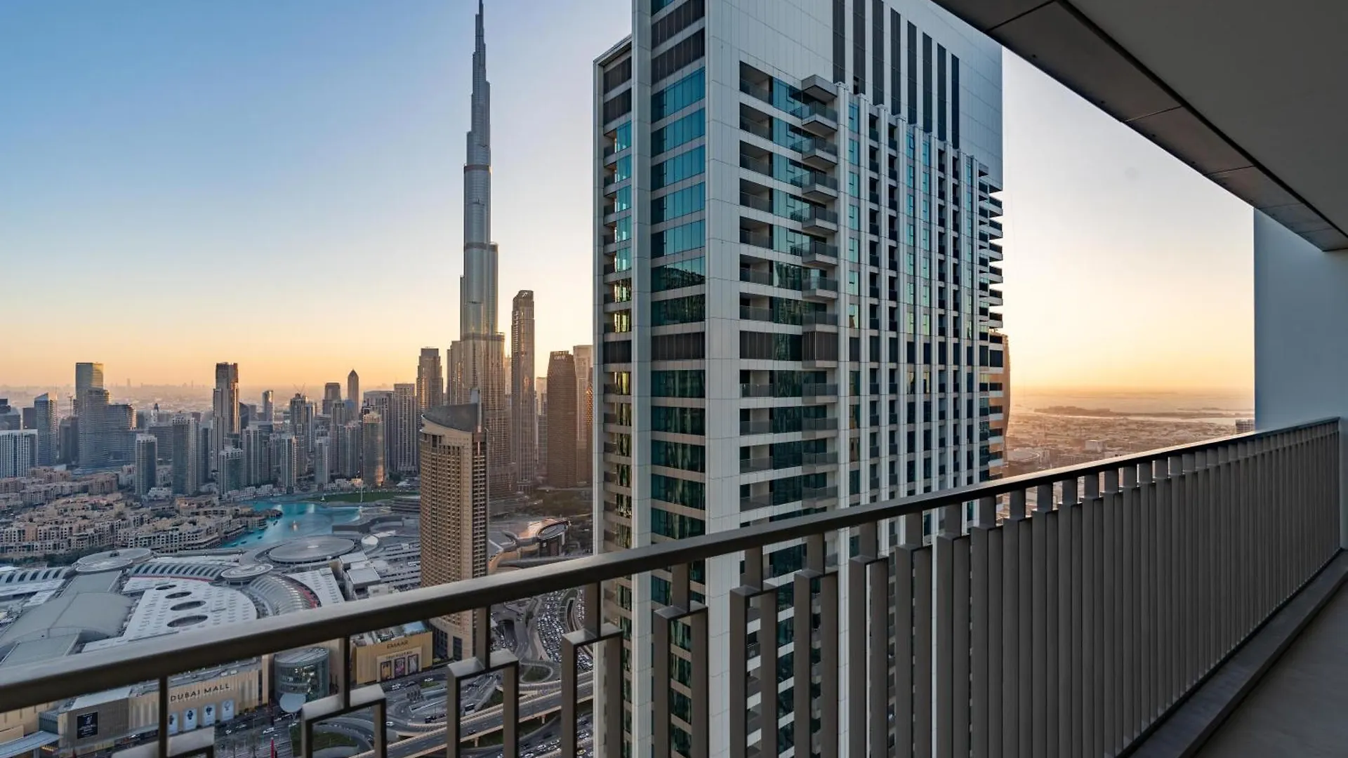 Burj Khalifa & Dubai Dancing Fountain View, 54Th Floor & Dubai Mall Access Apartment
