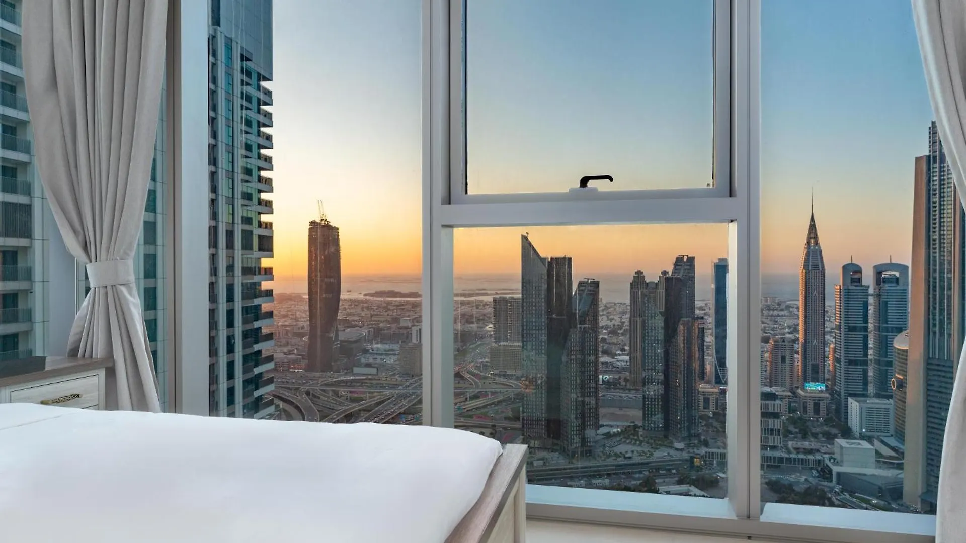 Burj Khalifa & Dubai Dancing Fountain View, 54Th Floor & Dubai Mall Access